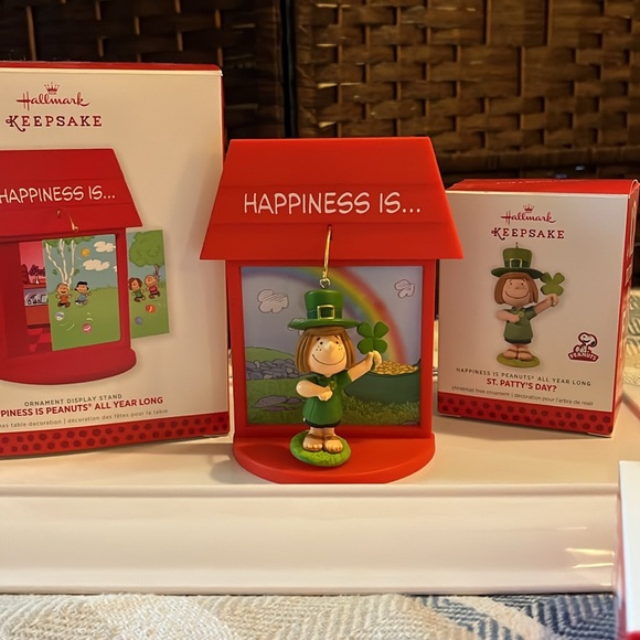 *Peanuts 12 Months of Fun* Collection - Picture 2 of 14